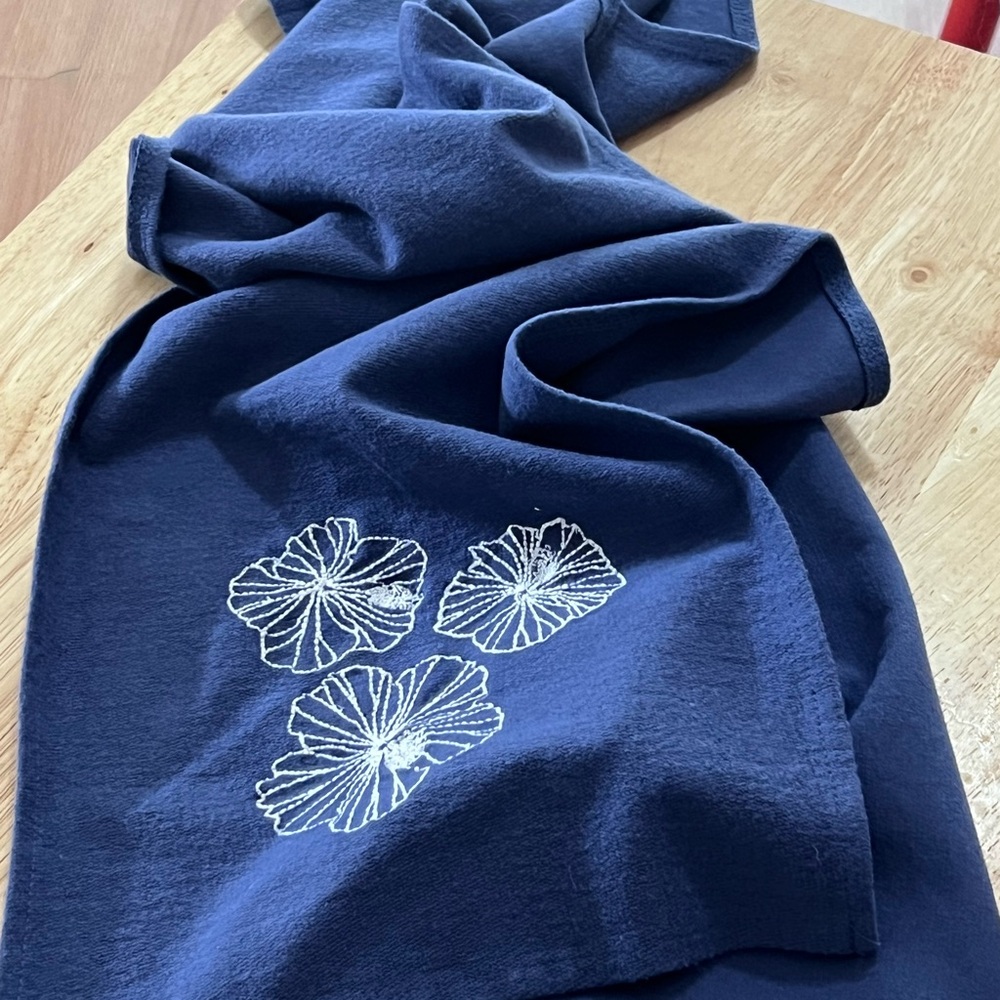 NWT Tag Aloha Co. blue hibiscus scarf - Picture 6 of 6